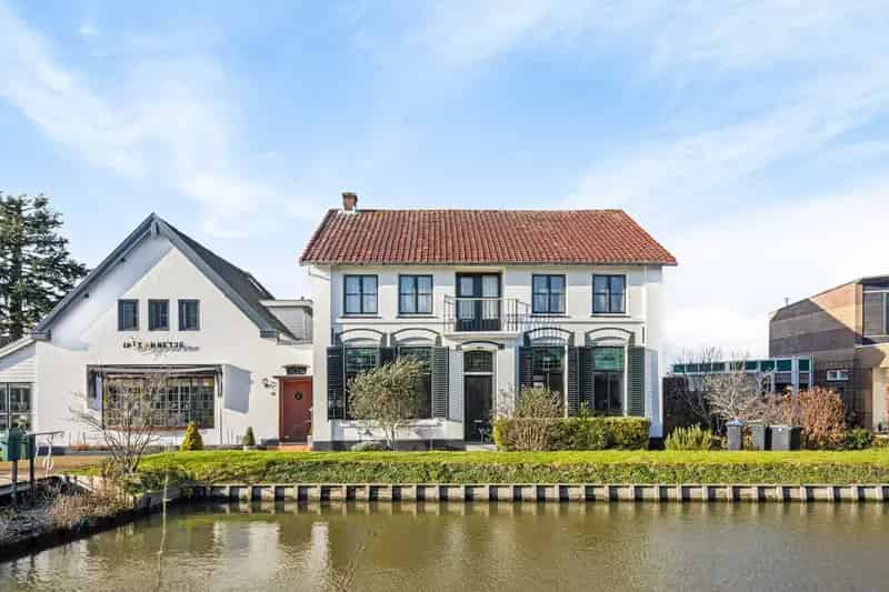 Huis te koop Berkel en Rodenrijs 5 slaapkamers diepe tuin