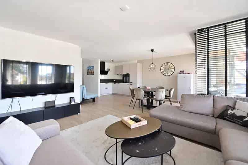 Appartement te koop Naarden: 2-kamer appartement 64m² gerenoveerd