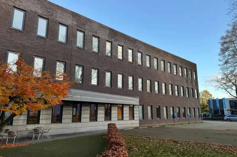 Kantoor te huur Oisterwijk 1600m2 nabij NS station