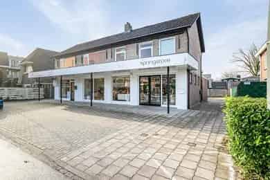 395m2 Winkelruimte te Koop in 't Harde: Beleggingsobject met Huurders