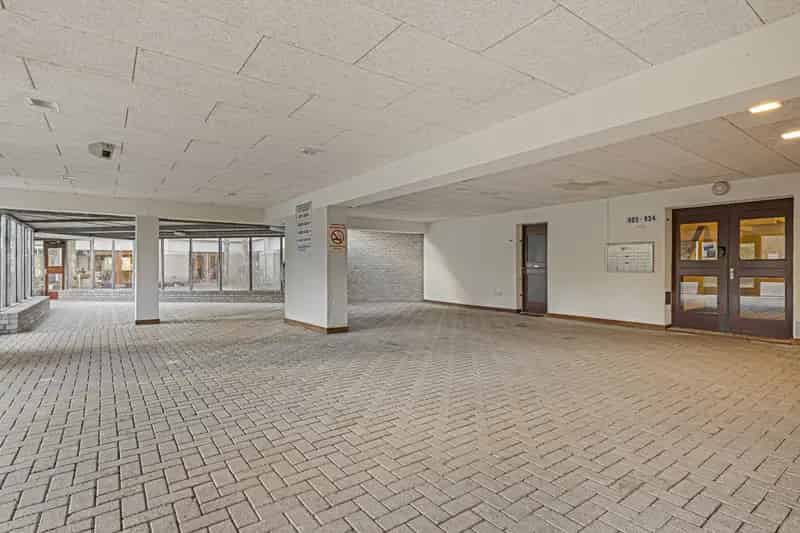 Appartement Bijlmer: Starterse appartement met balkon, inbouwkeuken en parkeergarage