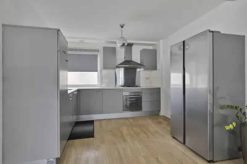 Ruim 4 Kamer Appartement Overschie  -  Gemeenschappelijke Tuin