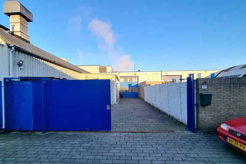 Bedrijfshal te huur Den Haag 185m² loods kantoor