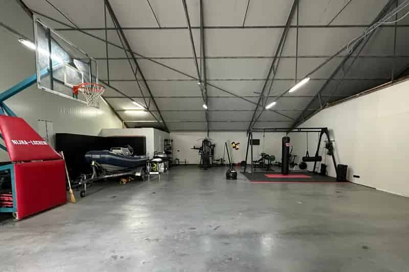 Luxe Villa Aalsmeer 242m2 4 slaapkamers Tuin 1425m2 Bar Garage Domotica