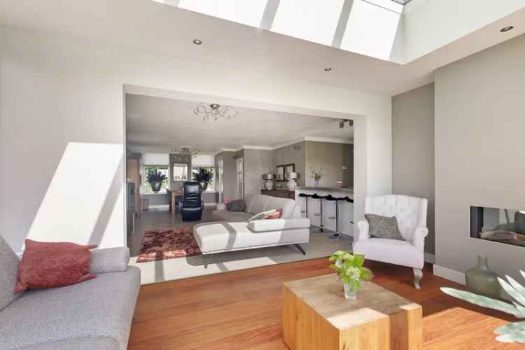Ruime Vrijstaande Woning Nieuwe Tonge 6 Slaapkamers Grote Tuin