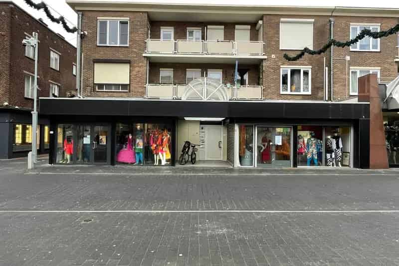 Te Koop: Winkelruimte Geleen - Dubbele Unit in Kernwinkelgebied