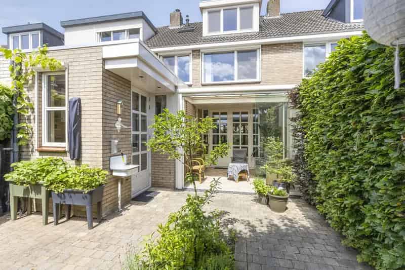 Huis Te Koop , 42, Meidoornlaan, Etten-Leur, Noord-Brabant