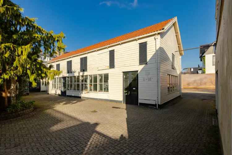Bedrijfshal Overveen 4 Woningen