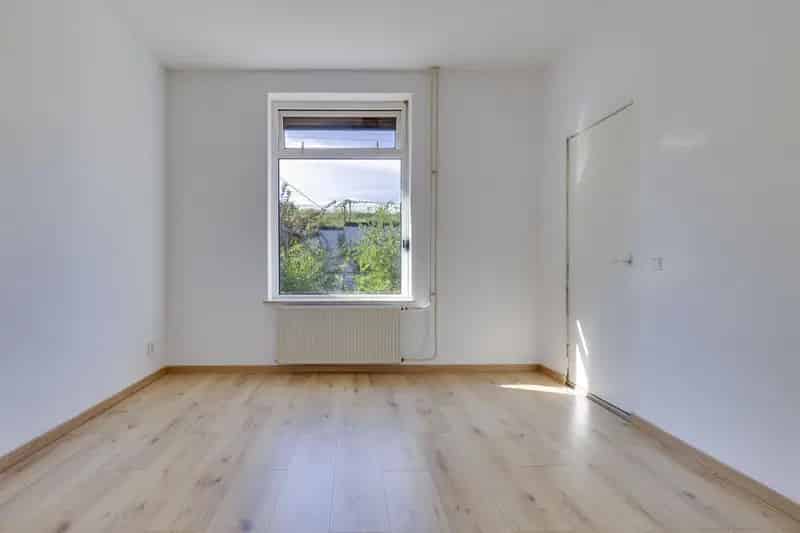 Jaren 30 woning met tuin nabij NS-station