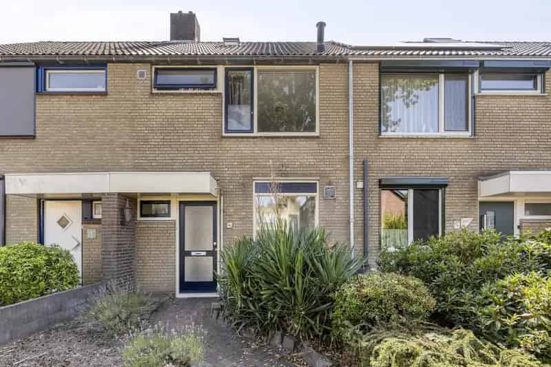 Ruime Tussenwoning Kortendijk 4 Slaapkamers Diepe Tuin