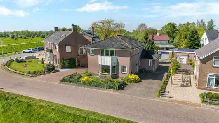 Ruim huis met uitzicht over het water in Doornenburg