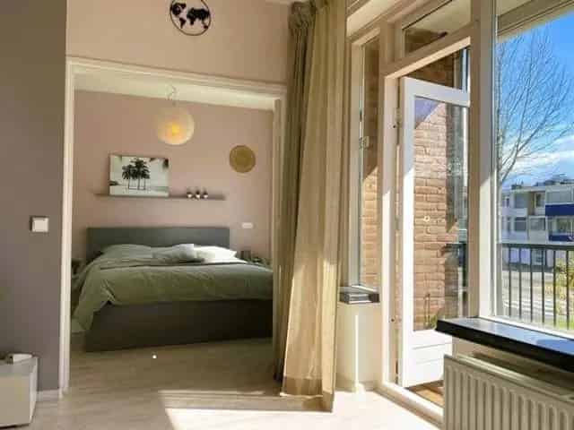 Gemeubileerd 2-kamer appartement Buitenveldert nabij openbaar vervoer