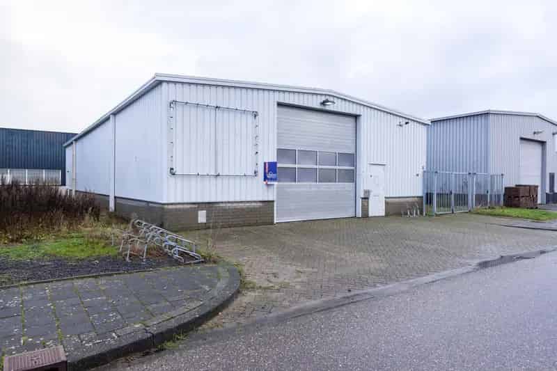 Bedrijfshal Hellevoetsluis te koop - Einsteinweg