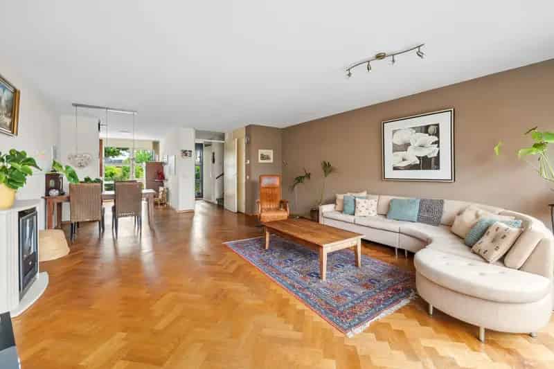 Huis te koop Den Haag: 3 slaapkamers, diepe tuin, balkon