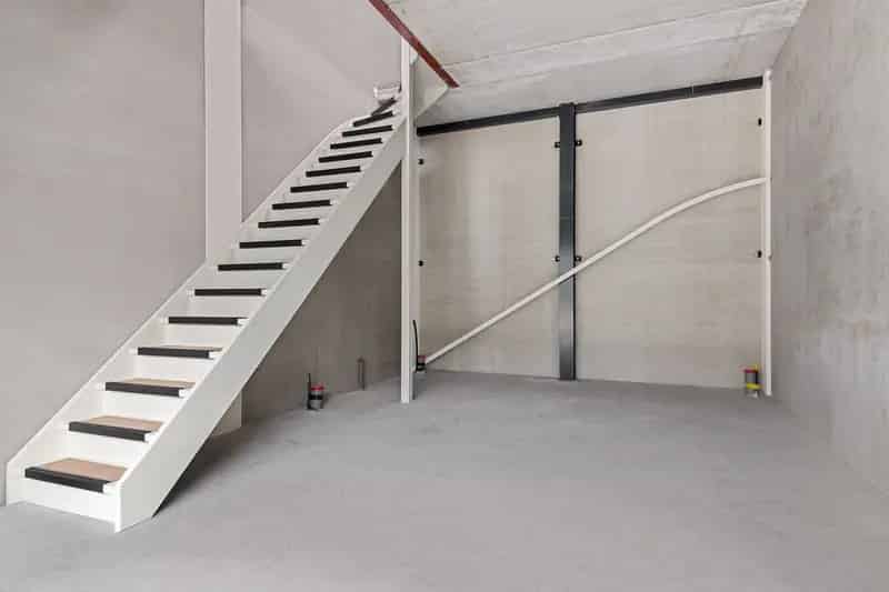Bedrijfshal Leiden 70m2 te Koop - Zakelijke Dienstverlening