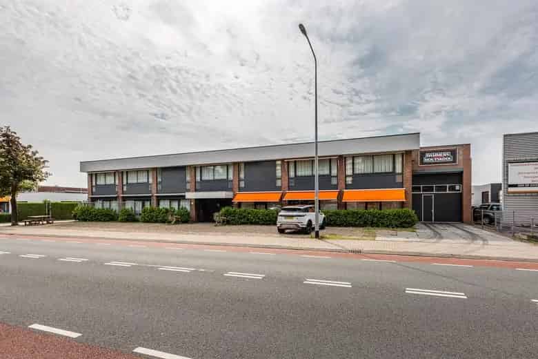Bedrijfsruimte Weesp 3703m2 Kantoor Magazijn Bedrijfswoning