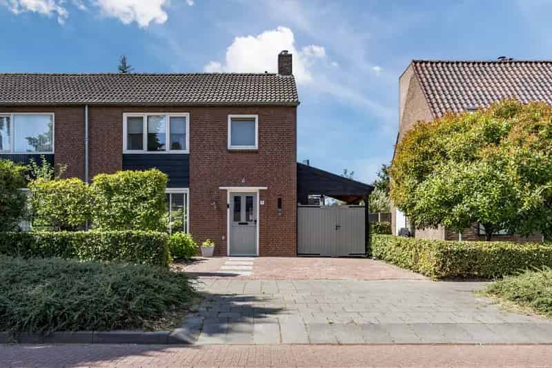 Tweekapper Schijndel Ruime Woonkamer 3 Slaapkamers Fijne Tuin