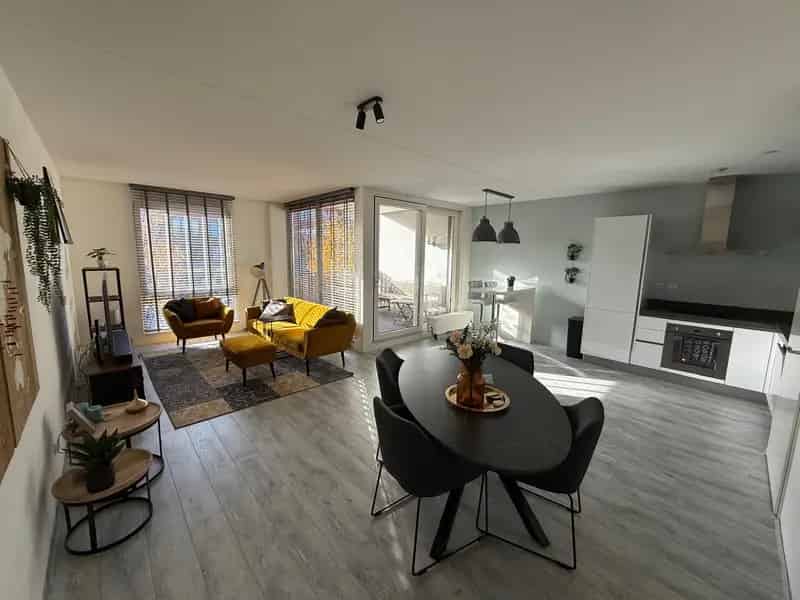Ruim appartement Lombok Utrecht 2 slaapkamers balkon parkeerplaats