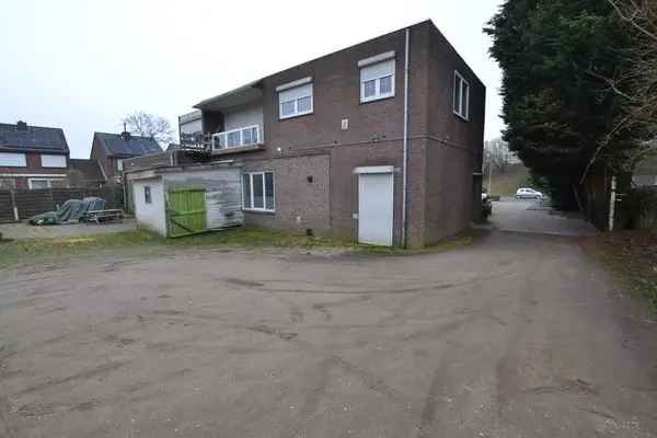 Ruim appartement Kerkrade-West 2 slaapkamers dakterras parkeren