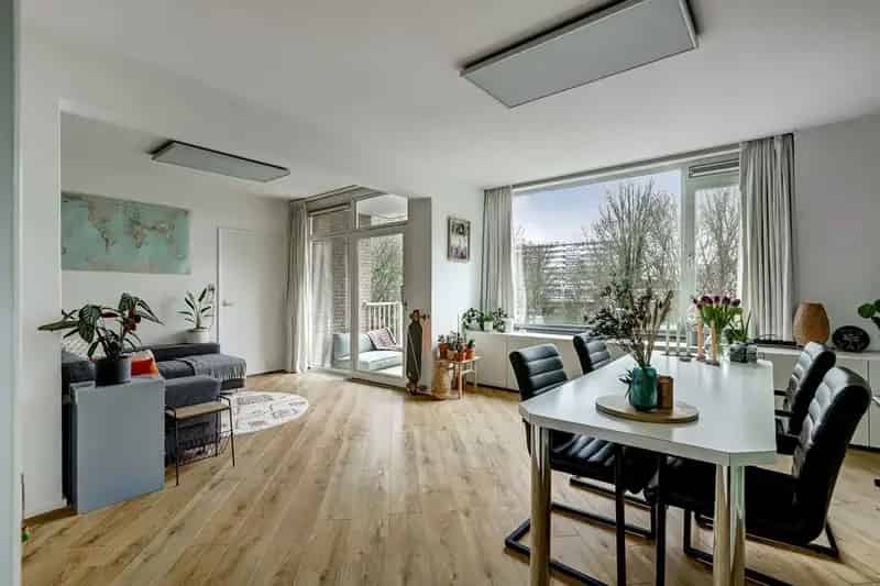 Licht 2 Kamer Appartement Bohemen en Meer en Bos