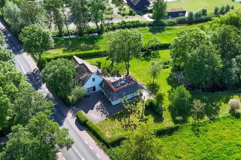 Huis te koop Nieuw Loosdrecht: Romantische Villa met Atelier