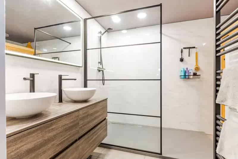 Huis te koop Almere: 3 slaapkamers, moderne badkamer, tuin