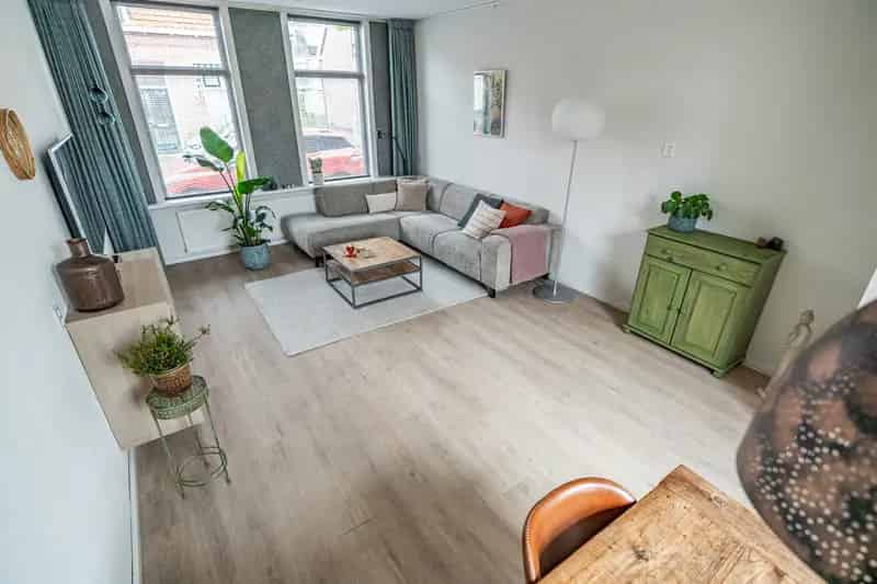 Gezinswoning Zoeterwoude: Ruime Tuin Nabij Leiden