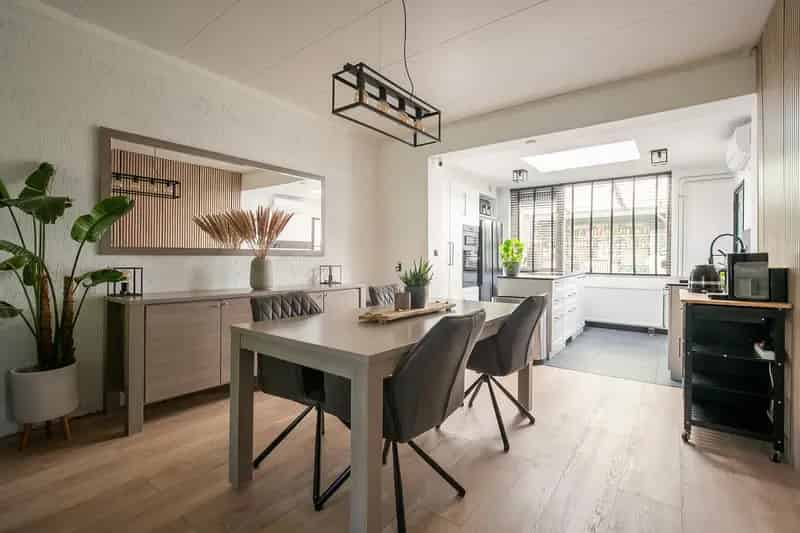 Gerenoveerde Tweekapper Brunssum 3 slaapkamers Tuin Garage