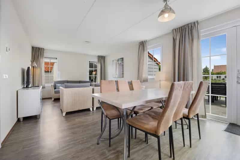 Luxe Recreatiewoning Cadzand Bad Vier Slaapkamers Sauna