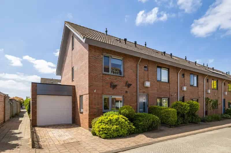 Ruime Hoekwoning te Koop Soest Boerenstreek