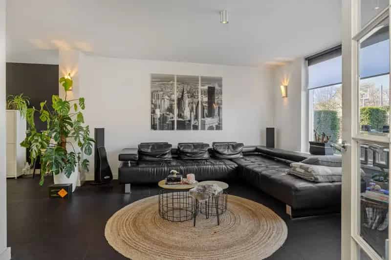 Ruime Vrijstaande Woning te Vlijmen met Aanbouw en 39 Zonnepanelen
