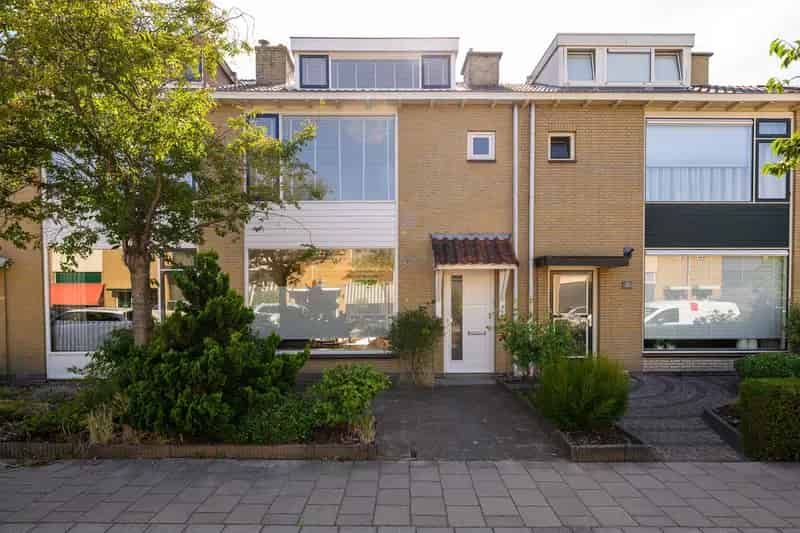 Huis te koop: van Lennepstraat 16 2691 ZV 's-Gravenzande | Funda