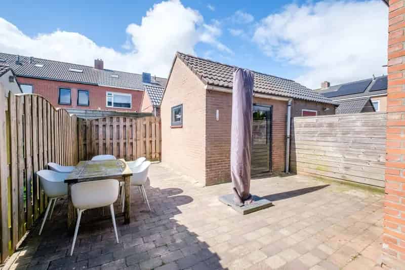 Ruime 5 Slaapkamer Gezinswoning Genemuiden