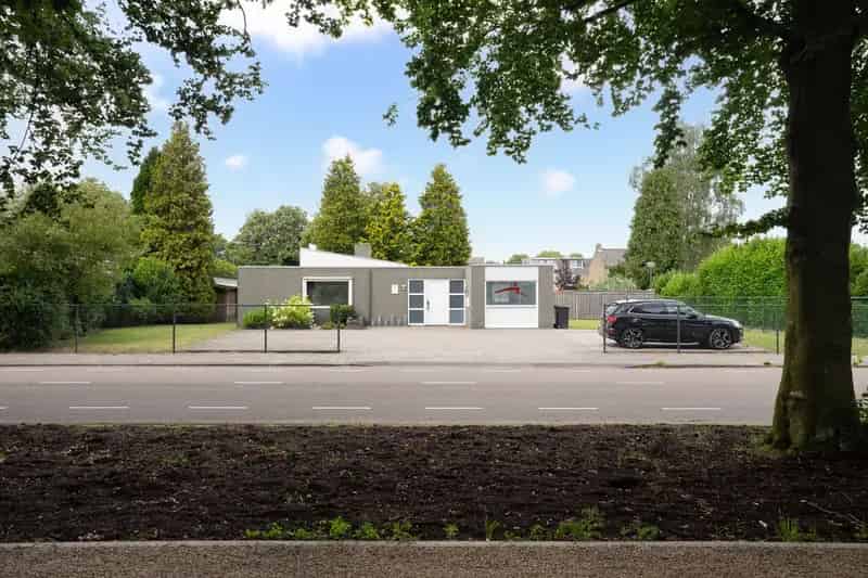 Vrijstaande Bungalow Waalwijk Ruime Tuin Verbouwmogelijkheden