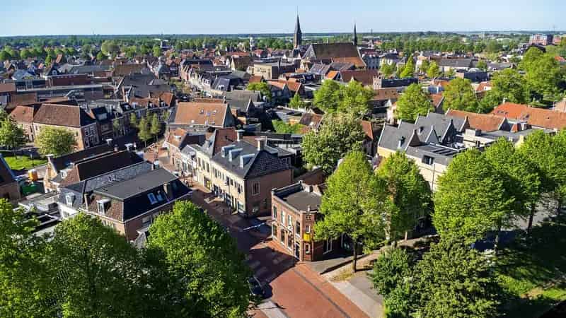 Shoarmazaak te Koop Dokkum: Historische Binnenstad, Inclusief Bovenwoning