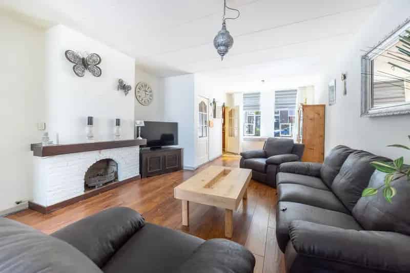 Te moderniseren 2-kamer woning met tuin Leidschendam