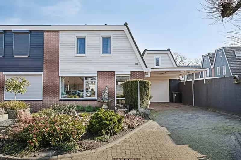 Huis te koop Willem Dreeslaan Epe: Ruime gezinswoning met 4 slaapkamers