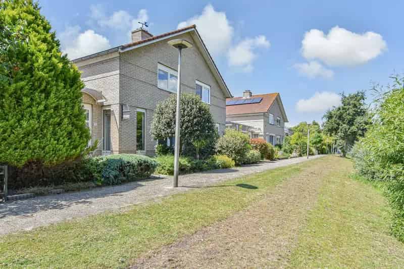5-kamer Semi-bungalow Nootdorp: gelijkvloers wonen, ruime tuin