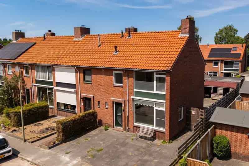 Huis te koop Eerbeek: Ruime hoekwoning 3 slaapkamers nabij bos