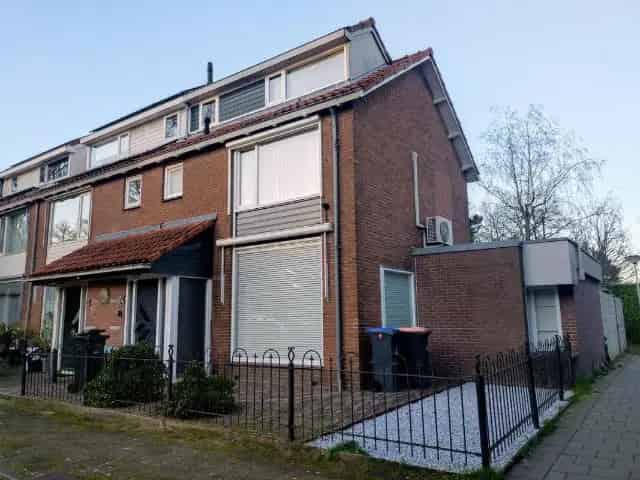 Hoekwoning Muiderberg Nabij Kocherbos