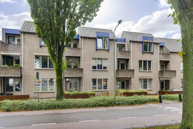 Ruim appartement Nederweert met balkon en uitzicht op St. Rochusplein