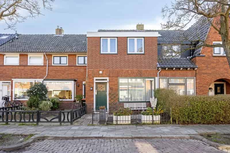 3 Slaapkamers Tussenwoning Nabij Centrum
