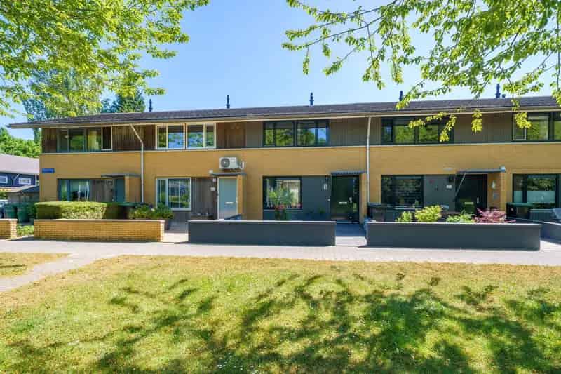 Huis te koop Almere Buiten: 4 slaapkamers, moderne keuken, zonnige tuin