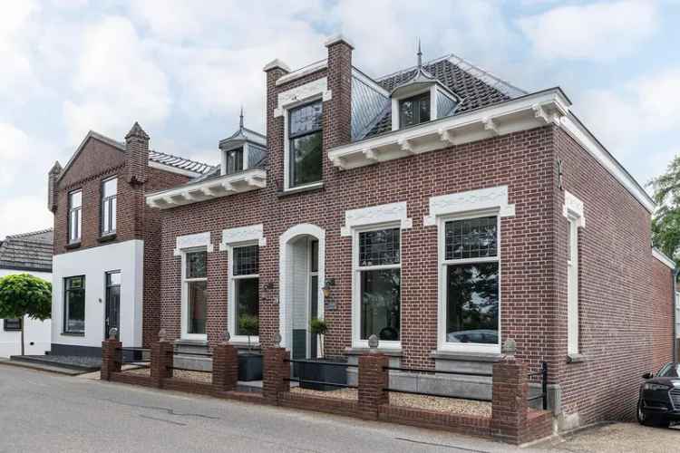 Huis Te Koop in 97, Buitendams, Hardinxveld-Giessendam, Zuid-Holland