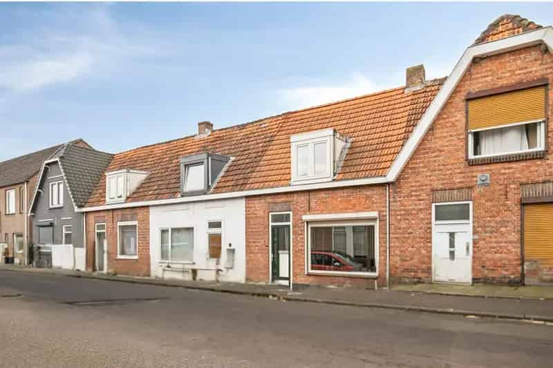 Tussenwoning Axel 3 slaapkamers moderne keuken tuin