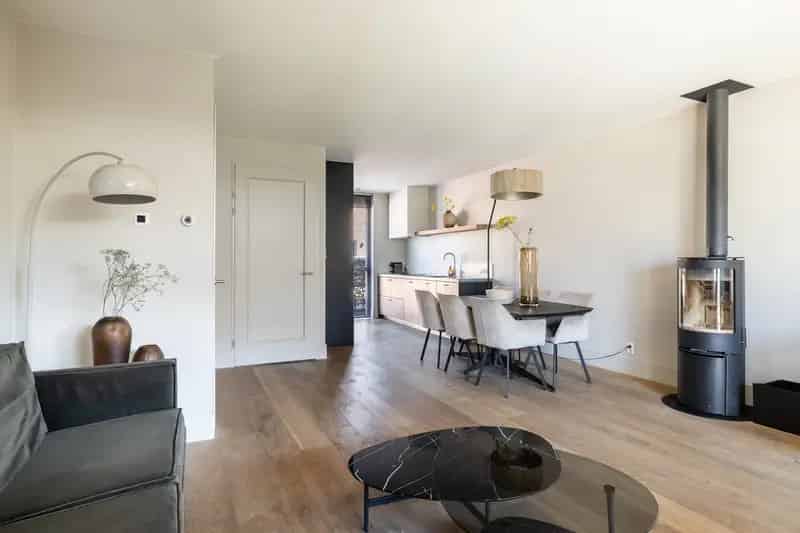 Huis te koop Wekerom 4 slaapkamers moderne keuken tuin