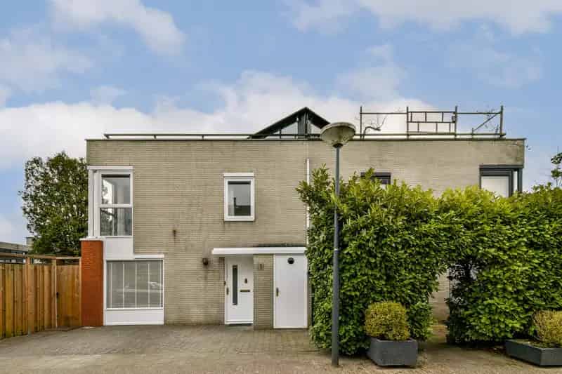 Ruime Hoekwoning Geuzenveld 4 slaapkamers Tuin Dakterras Parkeren
