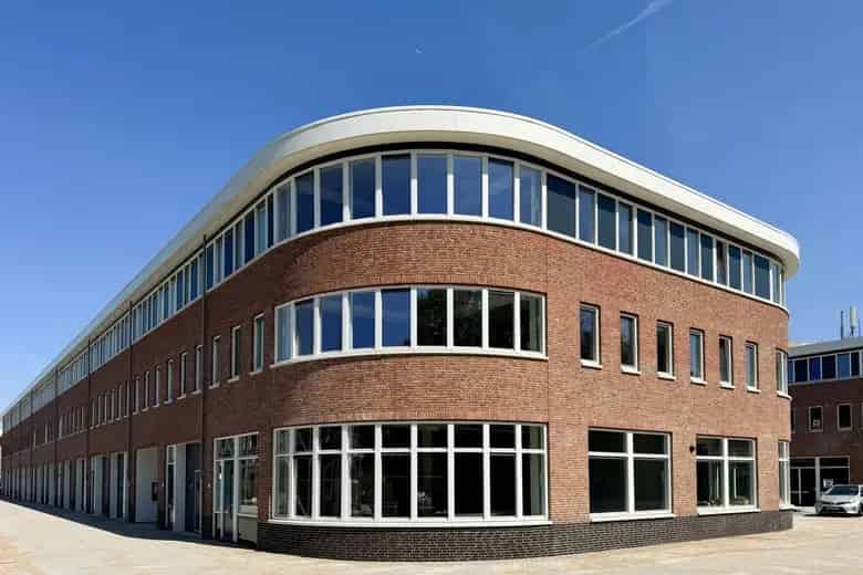 98 m2 Bedrijfsruimte te Huur Weesp Nabij NS Station