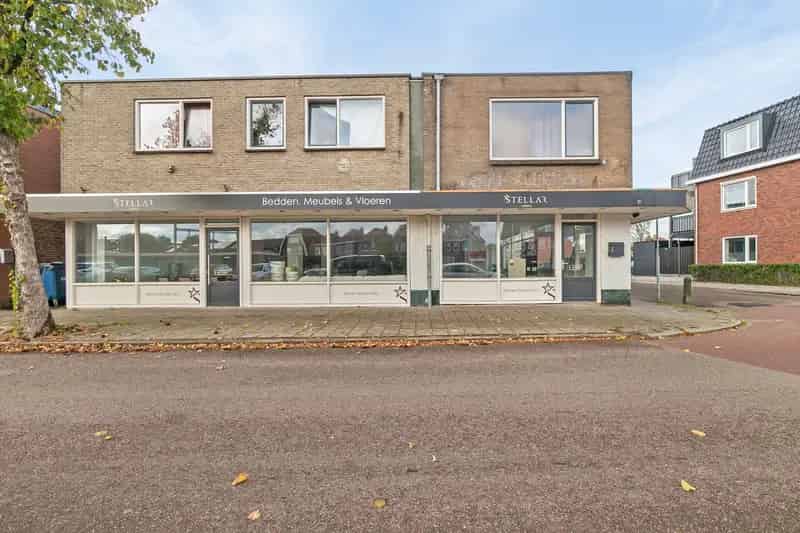 Bedrijfshal te huur Almelo Showroom Opslag 625m²