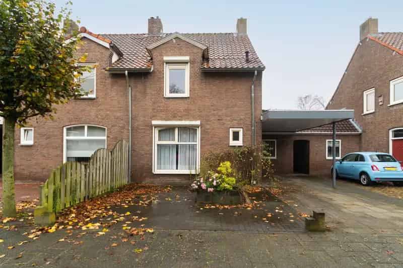 Te koop: Tweekapper in Boxtel met 3 slaapkamers en carport